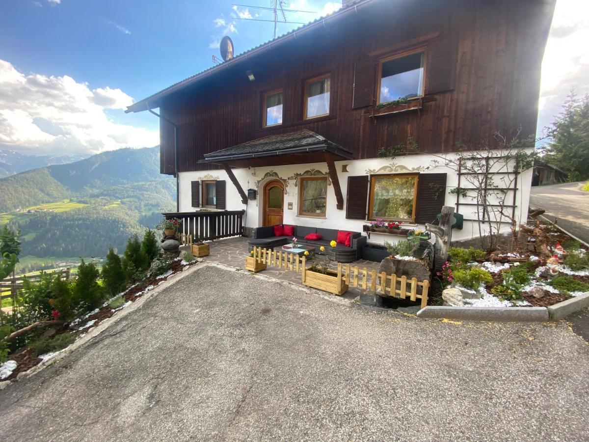 Fless Apartment San Martino in Badia Bagian luar foto